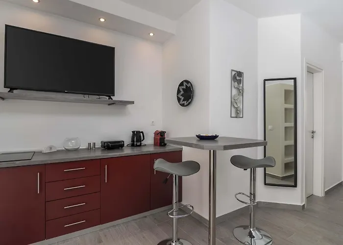 Sunset Village Paleochori (Milos)